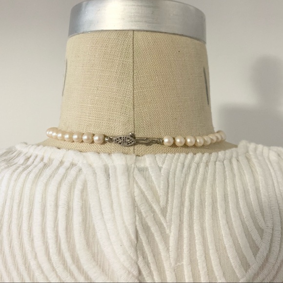 Vintage Pearl Necklace Choker Silvertone Closure - Picture 3 of 5